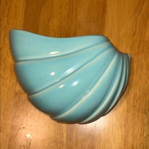 Vintage ceramic 1940s Wallpocket Aqua Shell-Shaped Decorative Piece